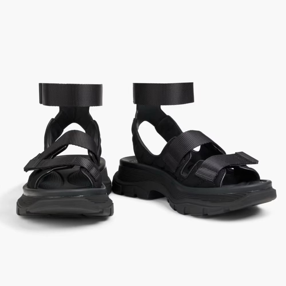 *Like New* Alexander McQueen Tread flat sandals | US 8 | EU 38 | Worn Once!!!